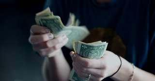 Imagine  Ai visat ceva legat de bani? Iată ce semnificație au cele mai frecvente vise