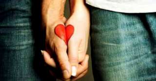 Imagine  Te ține de mână sau de mijloc? Ce spune limbajul trupului despre viitorul împreună