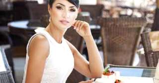 Imagine  Limbajul trupului la femei, ce-i face pe bărbați să-și întoarcă privirea 