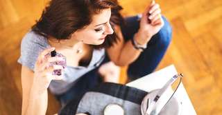 Imagine  6 locuri pe corp unde poate fi aplicat parfumul pentru o persistență de lungă durată