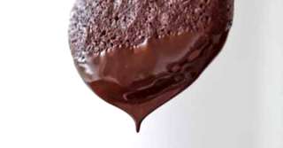 Imagine  5 metode prin care să scapi de petele de ciocolată