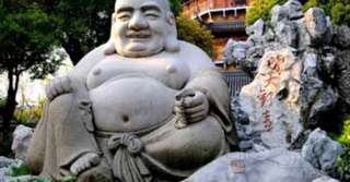 Statueta Buddha vesel, povestea și rolul acesteia în casă