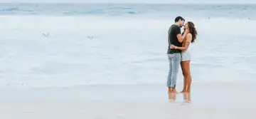 Cu cine te potrivești în pat? Femeia Rac și bărbații zodii de Aer