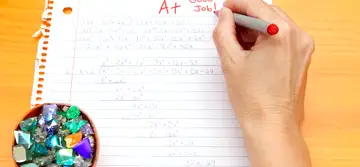 Cristale pentru note bune și succes academic: secretele performanței școlare