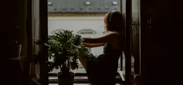 Cum să-ți găsești fericirea adevărată, renunțând la ceea ce te ține în loc