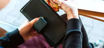 Ce poveste spune portofelul tău? Succes sau pierderi de bani? 