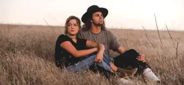 4 indicii clare că partenerul tău nu e atât de îndrăgostit pe cât spune