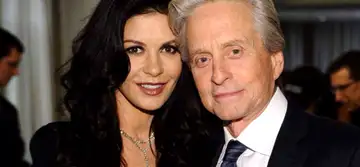 Relația cu un bărbat mai în vârstă – de durată sau doar aventură?