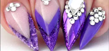 Ce modele de unghii și culori să alegi pentru Revelion 2018