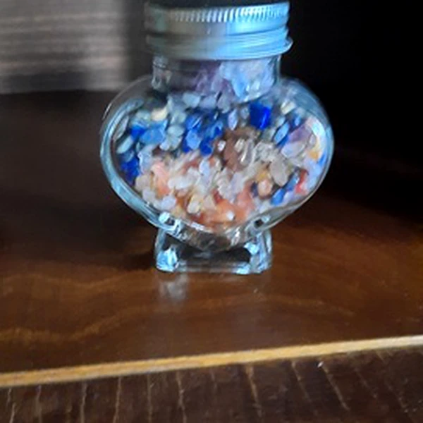 Pietre semipretioase Ametist, Lapis Lazuli si Carneol, borcan in forma de inima, 245 g