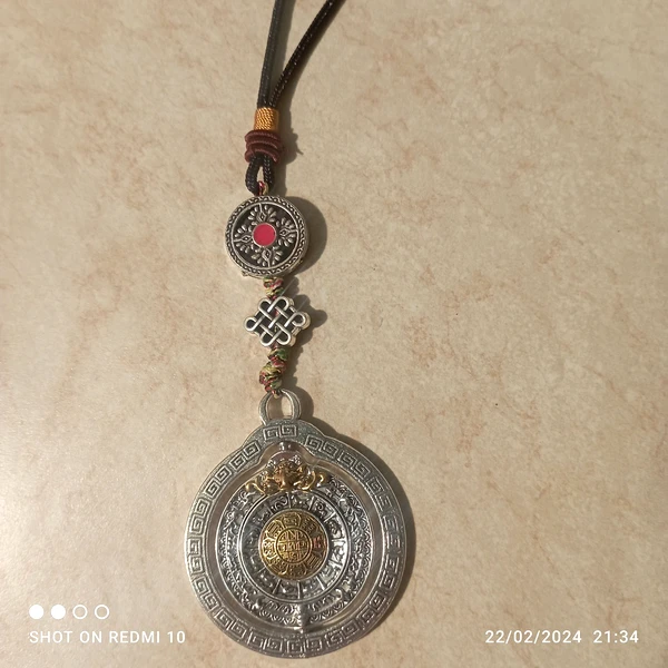 Amuleta 8 simboluri norocoase tibetane Ashtamangala, multiplicarea norocului, se roteste, metal premium argintiu snur