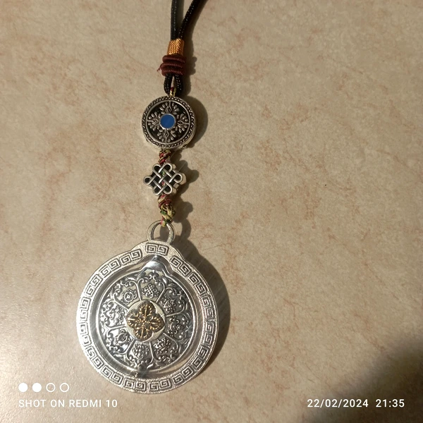 Amuleta 8 simboluri norocoase tibetane Ashtamangala, multiplicarea norocului, se roteste, metal premium argintiu snur
