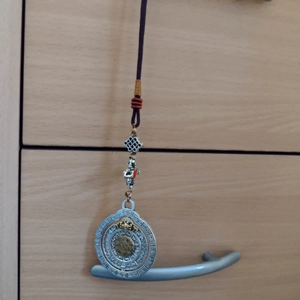 Amuleta 8 simboluri norocoase Ashtamangala, Feng Shui pentru multiplicarea norocului in casa, metal premium argintiu snur