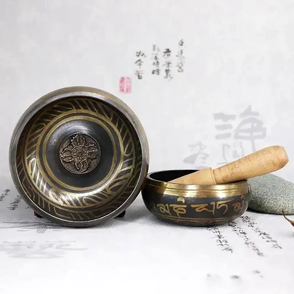 Bol Tibetan cantator, batut manual set cu ciocanel lemn si ceremonial pentru casa, metal 9.5 cm