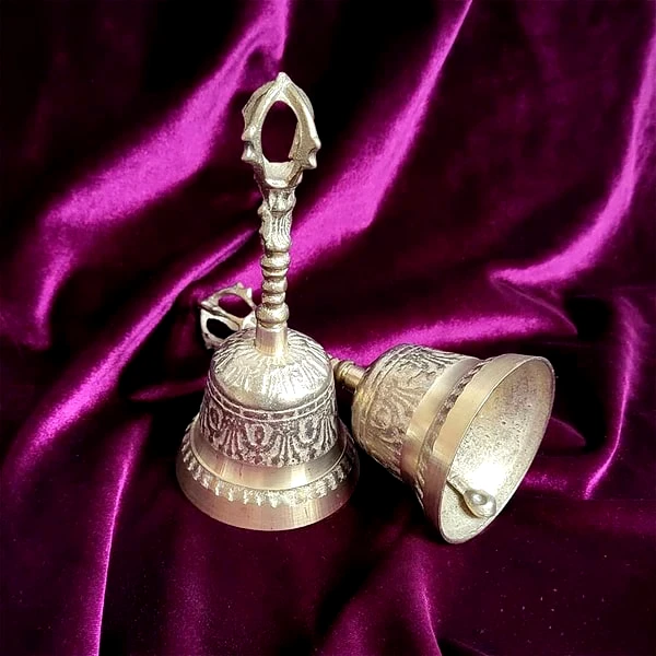 Clopot tibetan cu dublu dorje pentru energizare si curatare locuinta, metal auriu vintage 14,5 cm