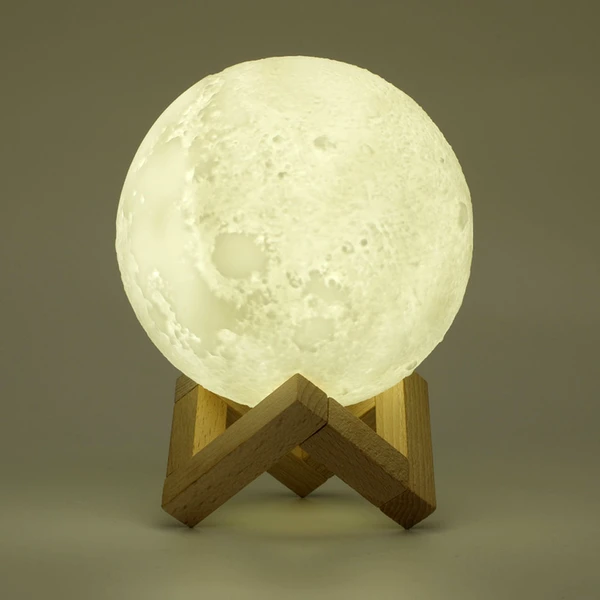 Difuzor aromaterapie Luna, cu umidificator, 13 cm, lumina cu 3 intensitati ale culorii, stand lemn, 880 ml