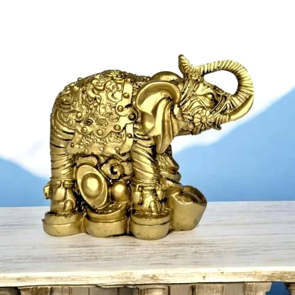 Elefant feng shui cu trompa in sus, statueta pentru dragoste si bun augur, auriu