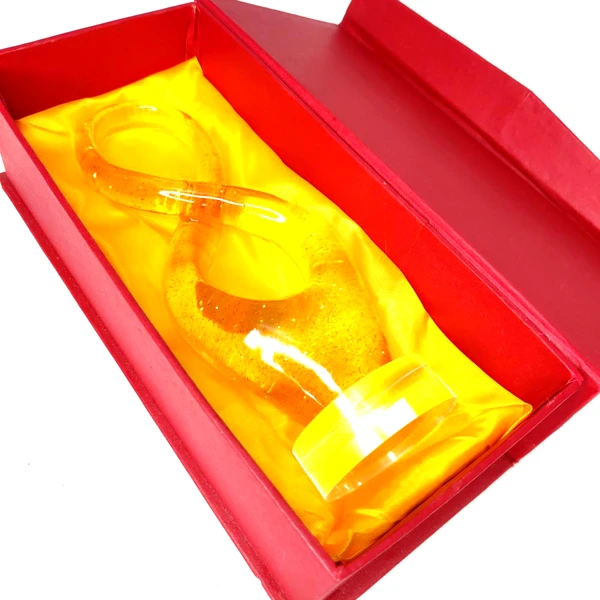 Cifra 8 statueta, simbol infinit norocos, cristal liuli cerat insertii aurii, galben 22 cm