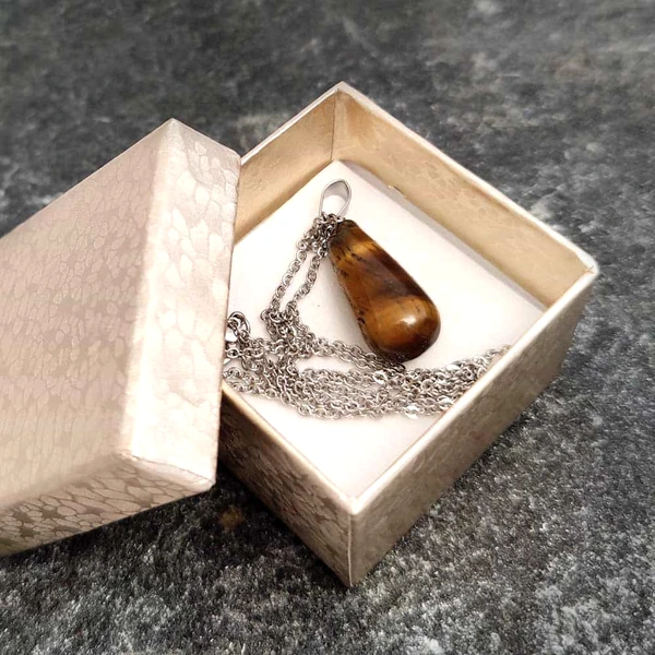 Pandantiv Ochi de Tigru, piatra câștigurilor și  dorințelor, cristal natural în formă de picătură maro, 30 cm