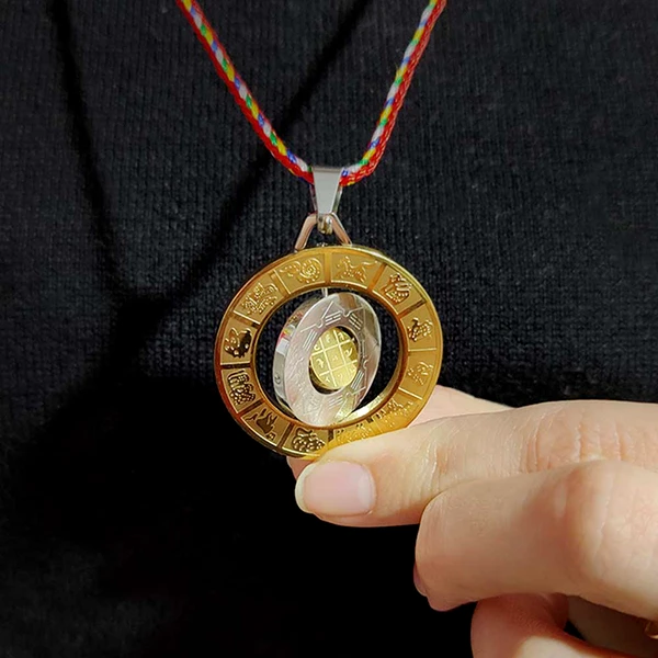 Amuleta puterii divine cu snur in culorile celor 5 elemente, auriu