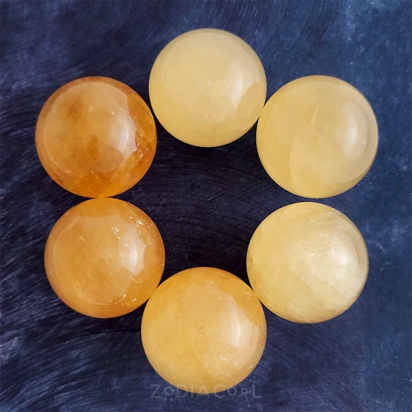 Sfera Citrin, piatra de generare energie, sfere de cristal 5-6 cm suport lemn inclus