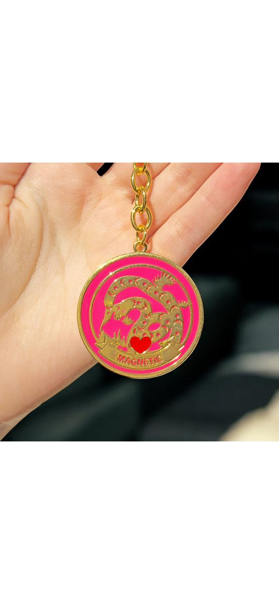 Breloc pentru zodia Șarpe, amuletă feng shui pentru dragoste, metal roz de calitate 10.5 cm