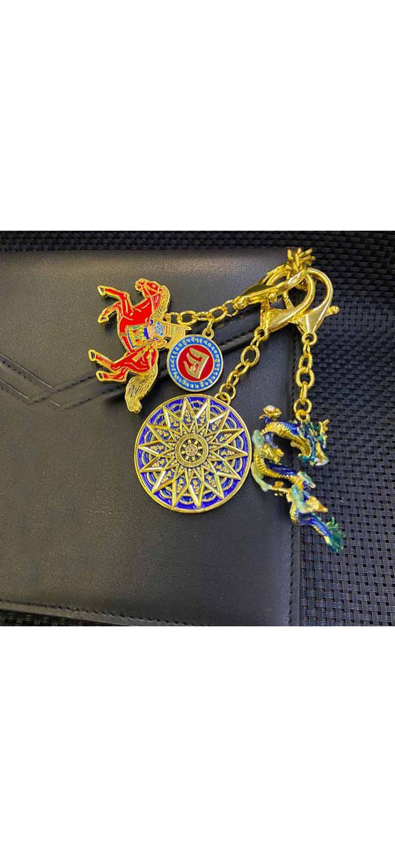 Breloc Cal de Vant Rosu amulete feng shui pentru cariera si succes, folosite si ca brelocuri auto, metal