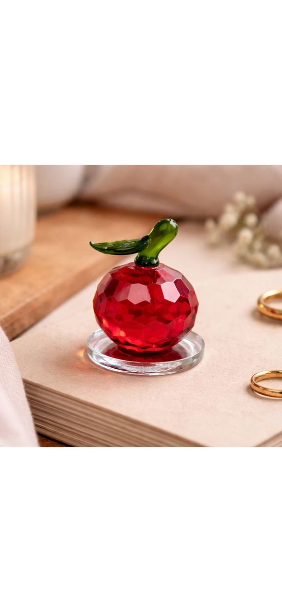 Mar din cristal roșu fatetat, obiect pentru armonie si blocarea ostilitatilor, suport transparent 6 cm